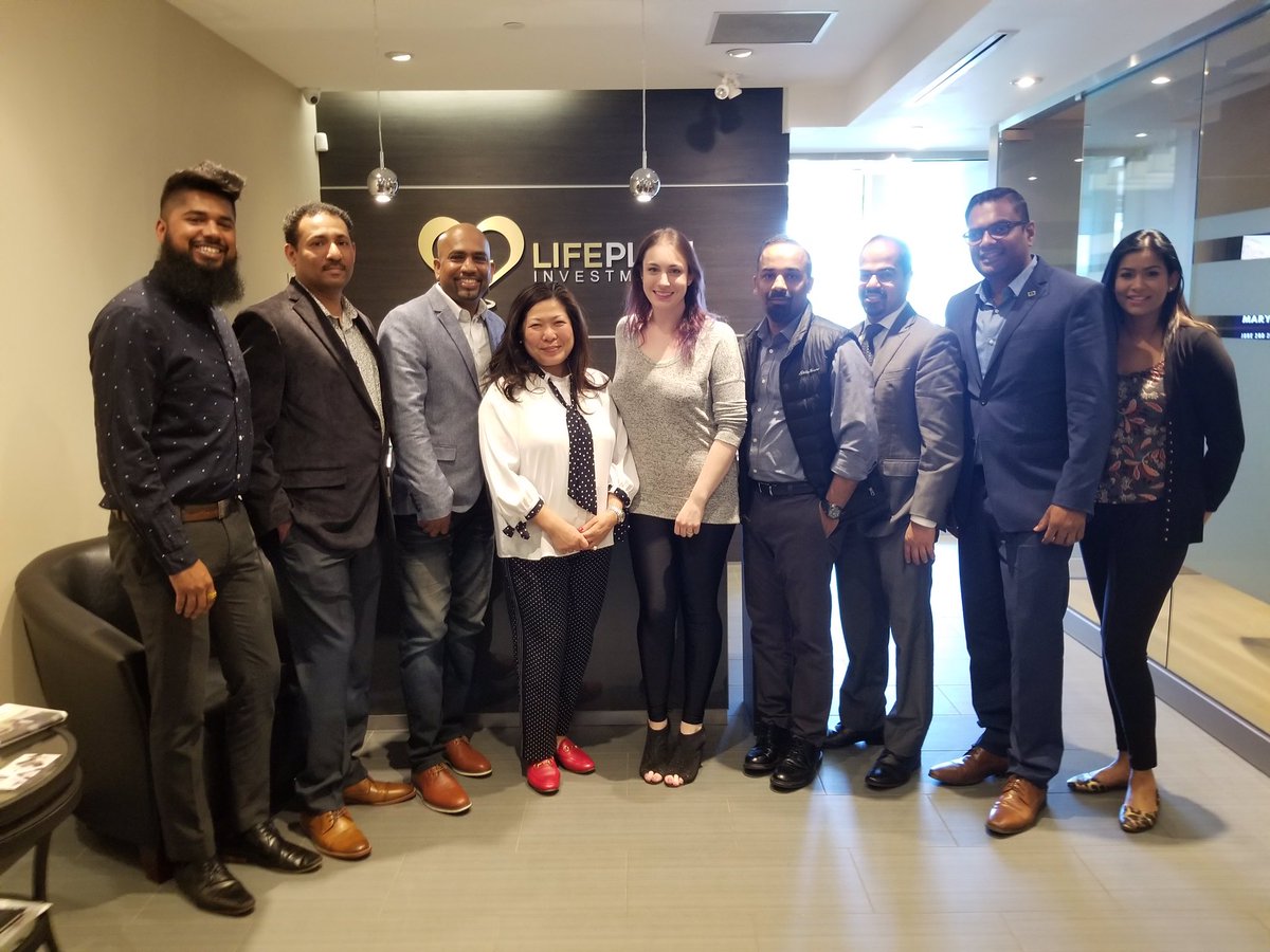 mary_ng's tweet photo. I always love meeting with local small business owners and entrepreneurs! Wonderful to meet with these GTA-based businesses, sharing how our government  is helping them start up, scale up and access new markets and learning more about the challenges and opportunities they face. https://t.co/Jz3OROs4O0