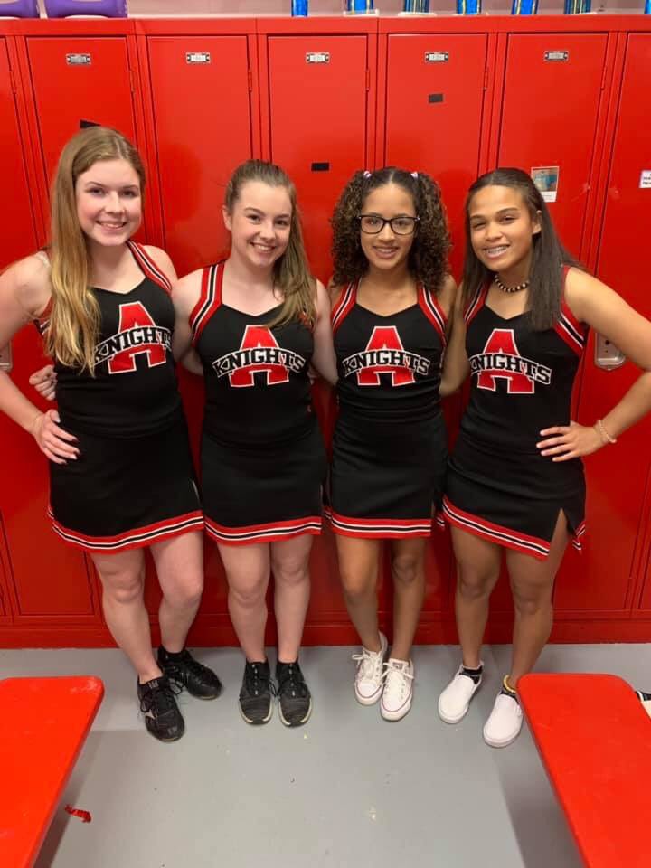 KnightsCheer2's tweet photo. We love being able to volunteer and help out around the community. These 4 took time out of their evening to help out at the Handicap Development Center’s fundraiser tonight! ❤️ https://t.co/UfCth8jA8F