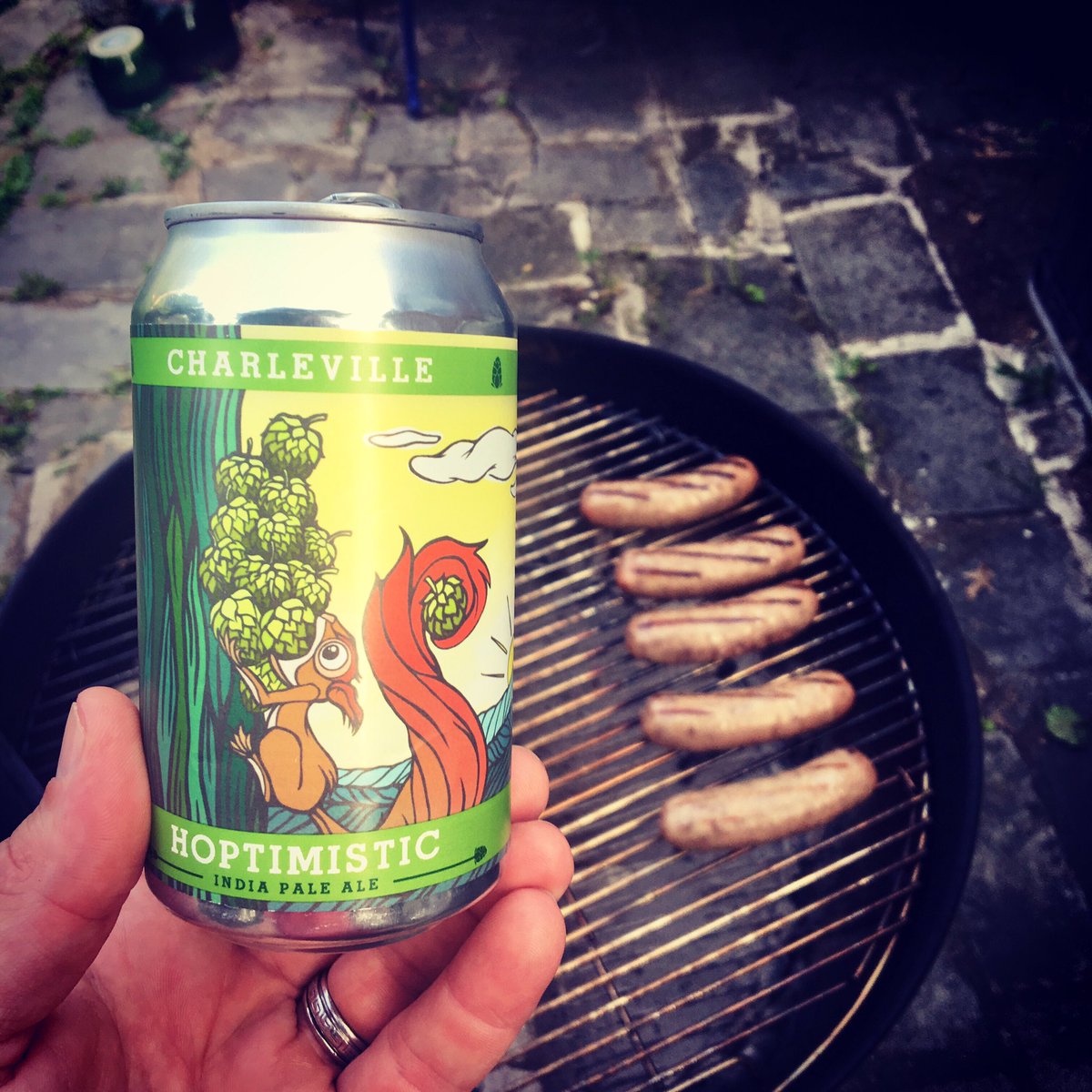 CharlevilleBeer's tweet photo. Hoptimistic IPA and beer brats! Perfect pair! #beerisyummy #hoptimistic #brats #sunday #beers https://t.co/ttqzmXWjUk