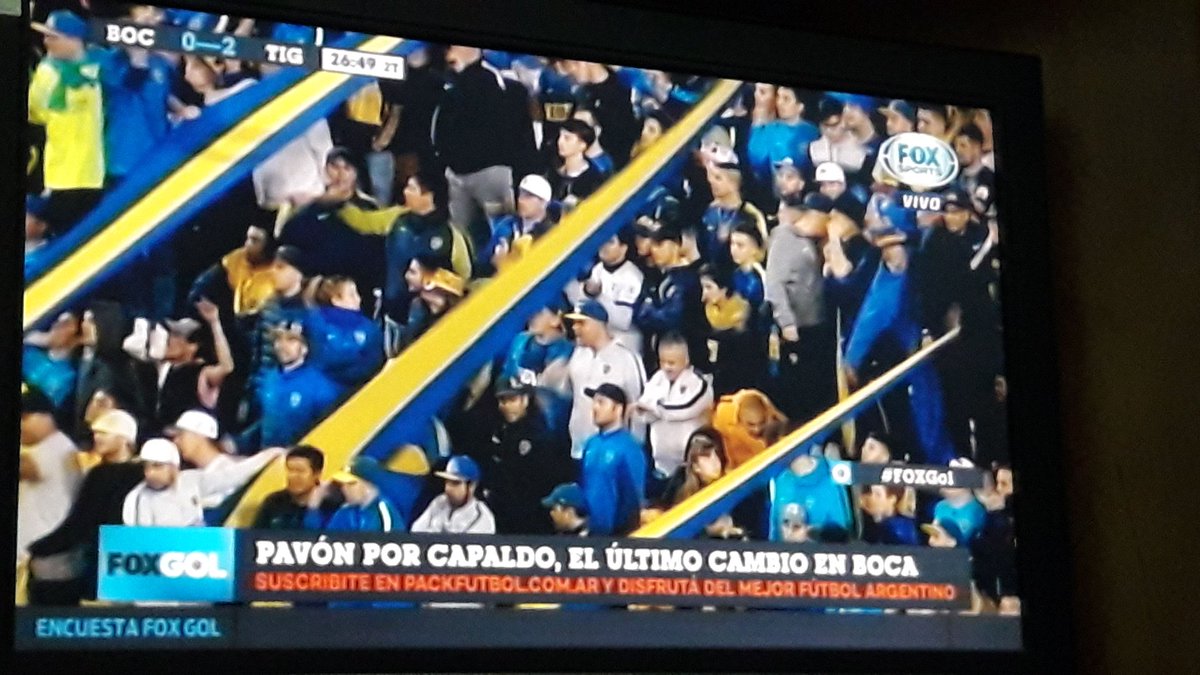 luistortolo's tweet photo. #FutbolParaPocos disfrutando de las tribunas por Fox. Una Peli de los creadores de "La inflacion es una pavada" y "Mejoramos en el segundo semestre" #PromesasDeCampaña #Fox https://t.co/vrsDcJ3u45
