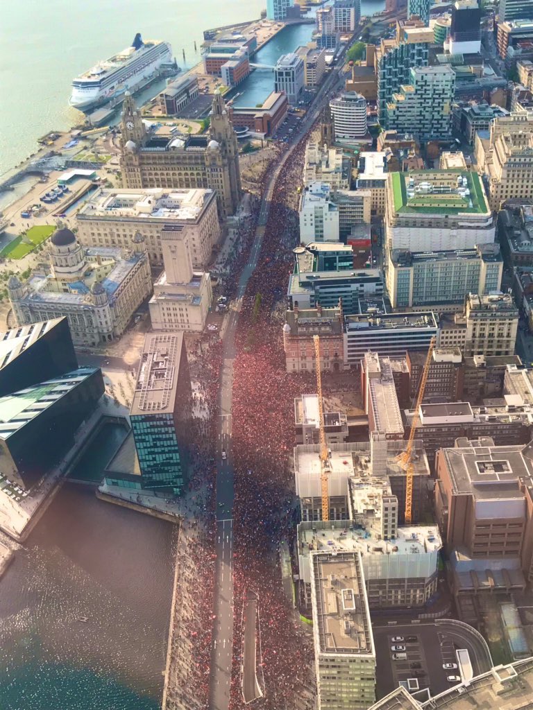 Thousands gathering in Liverpool for the parade this evening.. 

#LFC #YNWA #LFCParade 

🔴🔥👊🏼