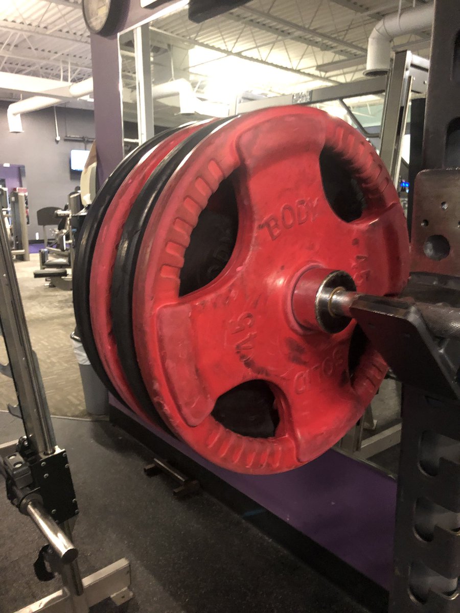 CoachSchumake28's tweet photo. Squats after Sunday service sets the tone for the week. It only gets easier from here. 

And...just trying to live up to my “Hancock” nickname the hitters of  #Ddblock gave me😂 #BLUEcollar #DirtyBirds #WD40 https://t.co/dPaX7gO9cn
