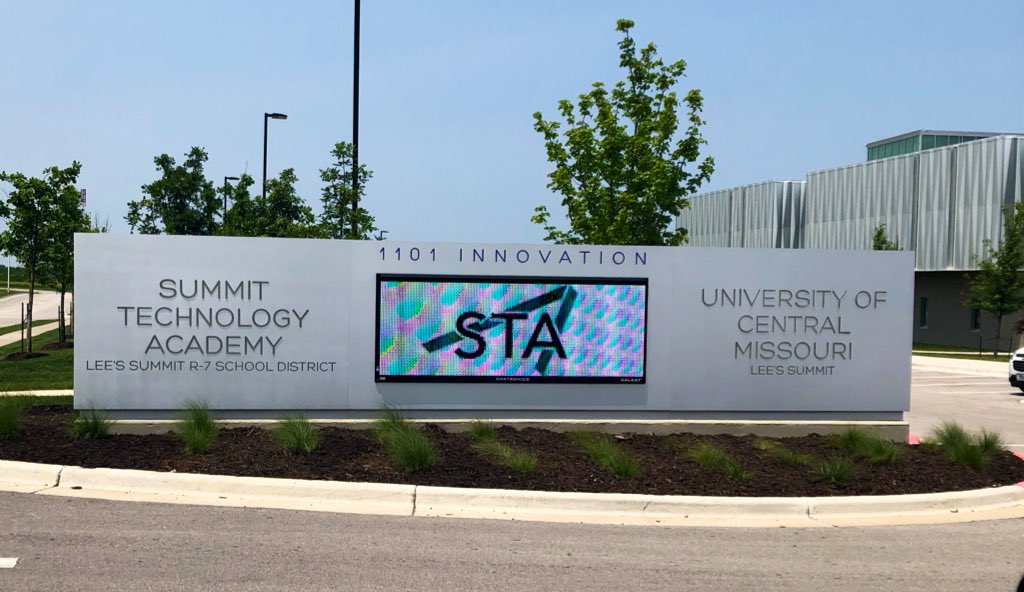 andreaholzwarth's tweet photo. @PLTWorg is kicking off summer core training with check in and orientation this afternoon. An exciting start to a busy summer for teacher professional development! #PLTWCT https://t.co/sj0aCulUgQ