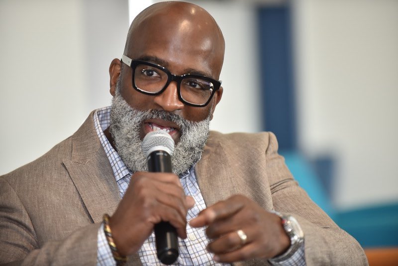 VickiethomasWWJ's tweet image. During  @DetroitNABJ #BlackMaleMediaProject @mrjasonowilson talks about his book, “Cry Like A Man.”  @DetroitPAL @nabj @NABJREGION2 #InspireBlackMen @DetroitNABJ #PositiveReflections