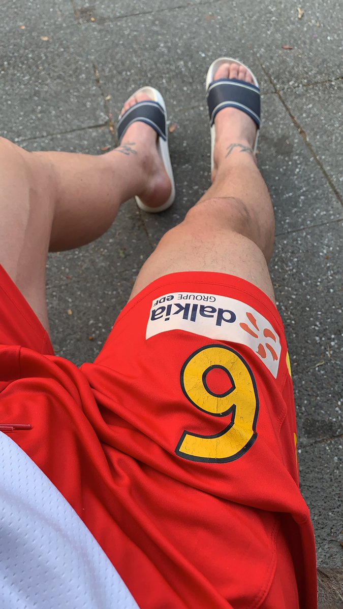 SuchetNicolas's tweet photo. Il m’on pris pour un oufffffff toute la journée avec mon short !!!! Incroyable putain de merde !!!!❤️❤️🙌🏻🙌🏻🙌🏻🙌🏻🌕🔴 bravo a mon frère @mamadou_nanga qui a était critiqué! Au mental@DominosLigue2 putain je suis fière d’eux vous savez pas comment @RemyB8 @SD51DI @tomdpcl @LEMANSFC https://t.co/hV3zrk5JCB