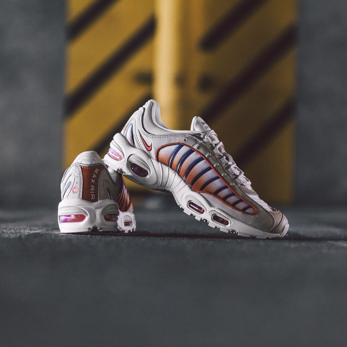 nike air max tailwind iv desert ore