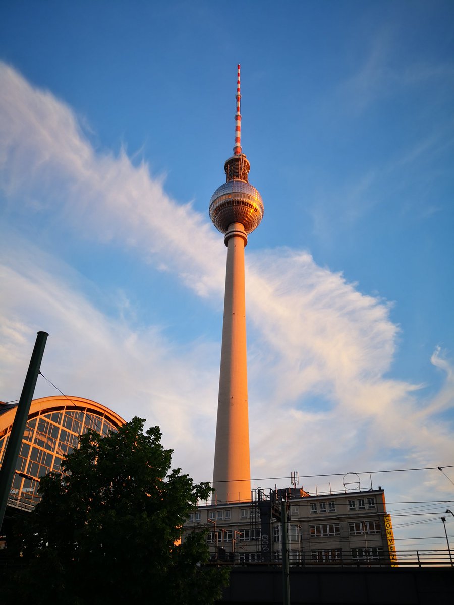 CarstenWeidmann's tweet photo. Back in Berlin 🐻 Looking forward to an exciting week with my colleagues, our partners, customers and prospects at #Xperience19 Great stuff ahead! 😎 https://t.co/sOipH76fQ8 #XP19 #TeamExasol https://t.co/Wyln8KU63w
