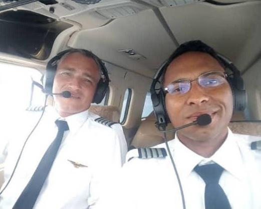 DolarToday's tweet photo. El avión de INAC se estrella en Los Roques cuando procedía a aterrizar para buscar al presidente del inac que estaba pasando el fin de semana en los roques, para ellos si hay gasolina de avión https://t.co/y26NPqEf2n