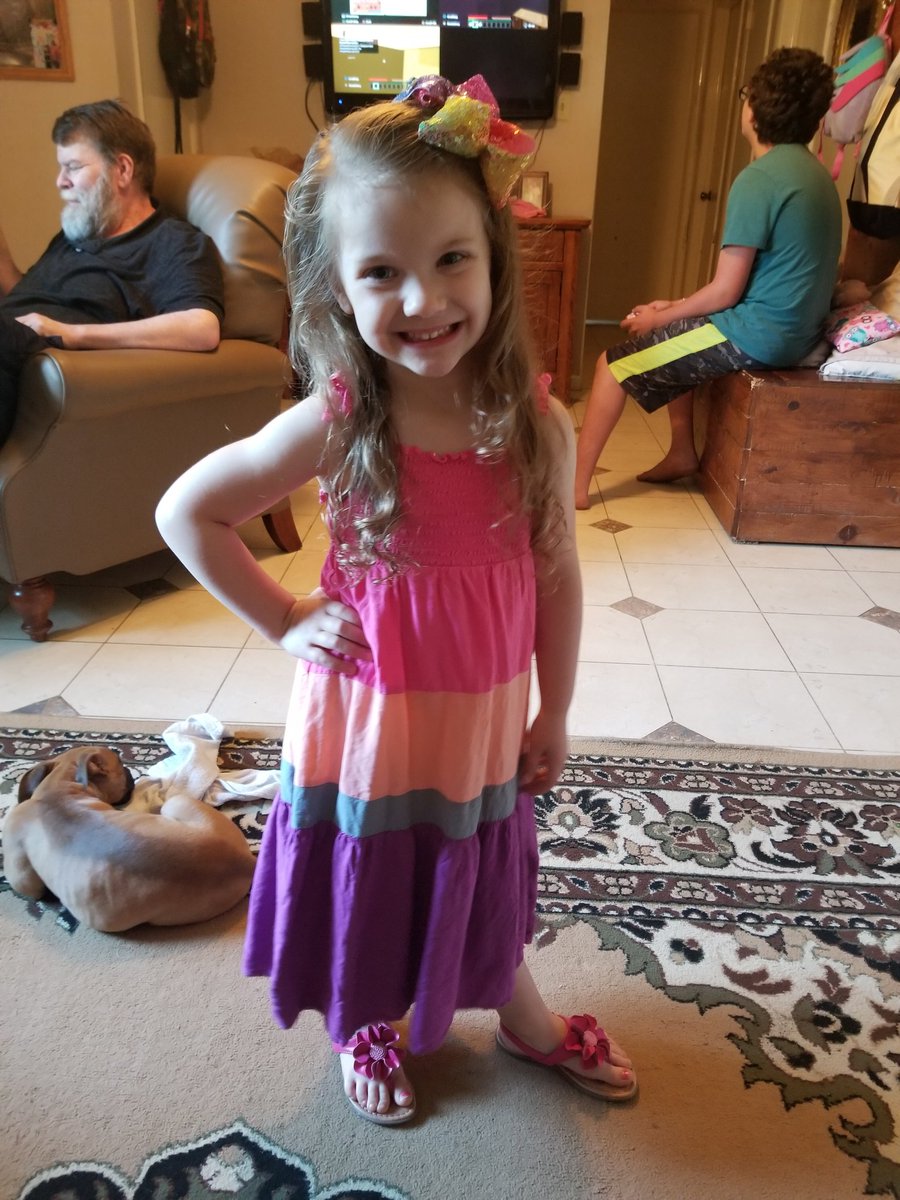 Anna_K2010's tweet photo. Makenzi absolutly loves her rainbow sequins bow! #VGB!! 

Mention Makenzi as your #BRANDREP for 10% off! 
#VICTORIAGRACEBOUTIQUE 
*discounts are non-stackable! https://t.co/8FvK39T3aI