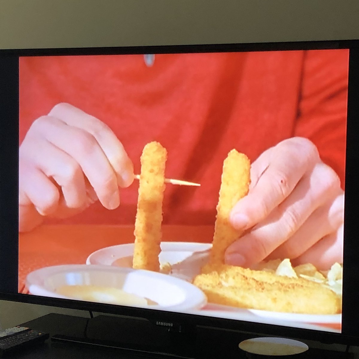 S2 E21 - Becoming, Part 1Can we please, please, PLEASE get a spin off where Xander reenacts things with fish sticks??? Also starring Seth Green??? #BuffyFirstWatch