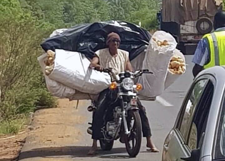 JigiAfrica's tweet photo. En prévision des déplacements liés à la fin du ramadan, l'ANASER et la gendarmerie nationale du #Mali effectuent depuis le 31 mai un contrôle routier sur les axes
Bamako-Kayes, Bamako-Ségou, Bamako-Sikasso, Bamako-Kouremalé, et Bamako-Kita-Kéniéba pour sensibiliser les usagers. https://t.co/C7LvdvL76p