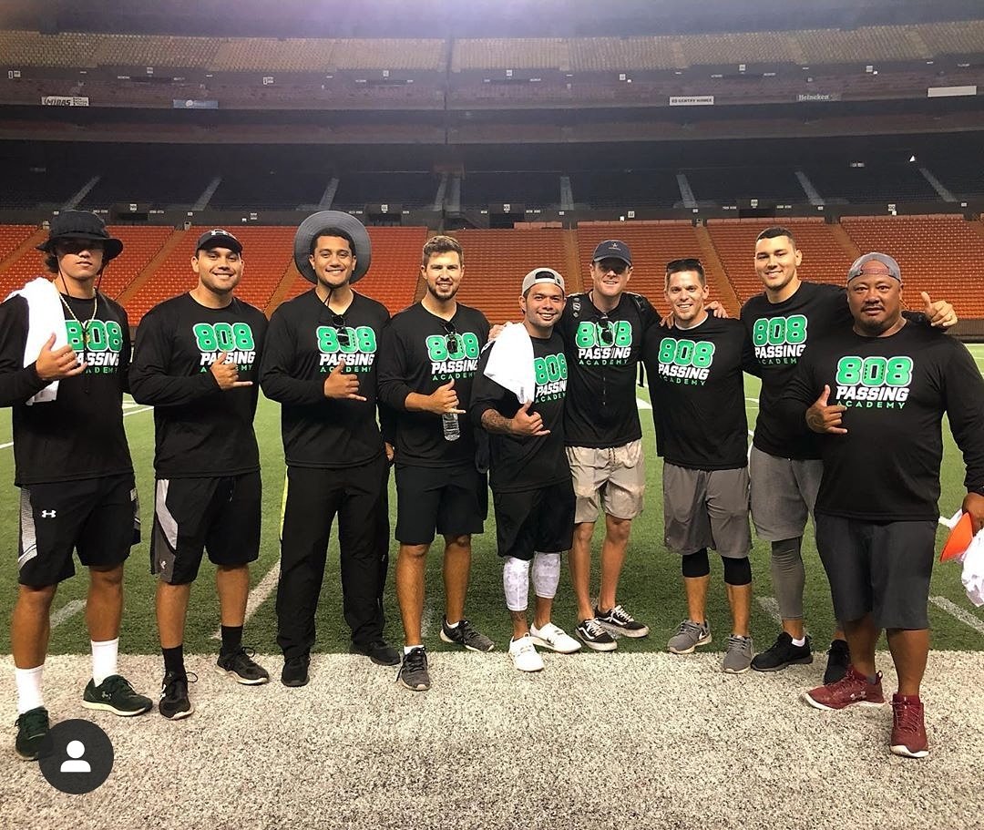 QBAHawaii's tweet photo. Best QB/WR coaches in Hawaii... 808 passing academy was🔥🔥🔥 https://t.co/teKqJJhxHr
