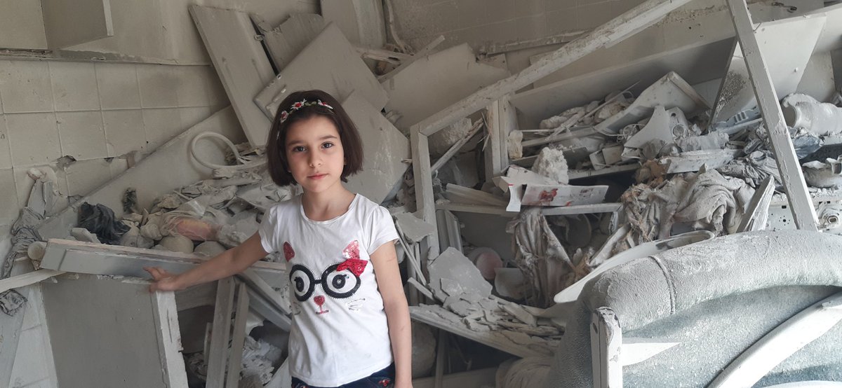 Marwa_from_S's tweet photo. Eid has arrived and my house destroyed. Actually everything is destroyed.
On the previous Eid my siblings and I went to a Game hall to spend a wonderful time.
But now unfortunately I can not do achieve that.
Everywhere in Idlib is under continues bombardments. https://t.co/rxHdEodwHi