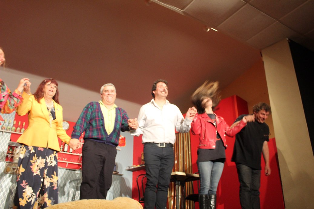 jackocevennes's tweet photo. Voilà, c'est fini......Merci aux 600 spectateurs qui nous ont fait confiance... merci aux potes caissiers, buvetiers, cantinières.... et à très bientôt! Un Air de Famille #Sumene #Cevennes https://t.co/7rnLzhwGKC