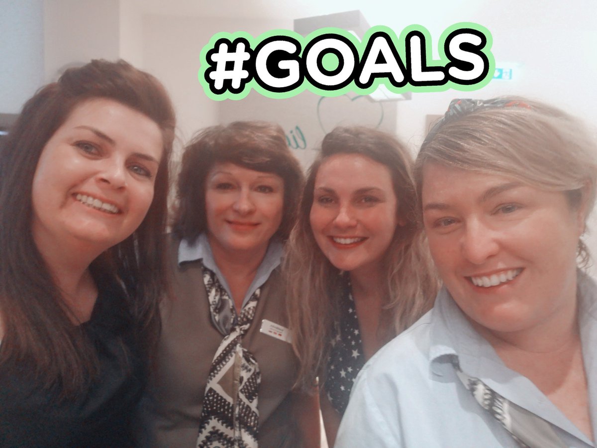 kirsten_2990's tweet photo. This is what the word #TEAM is all about 💯🙏

#SaharaSunset #AlpineClub #EUYieldManagement #OneTeam https://t.co/8iazpBr0sa