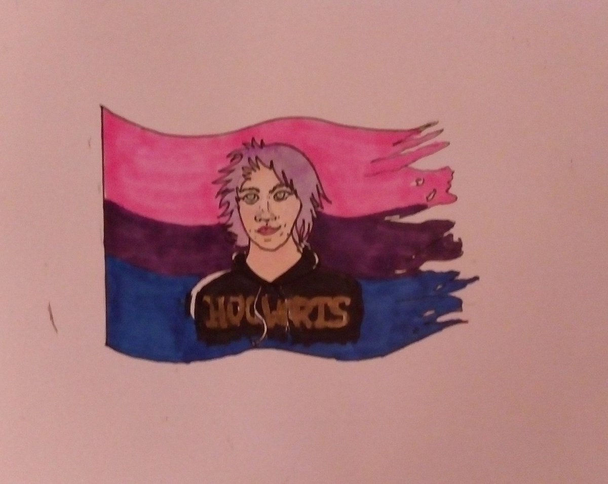 LifeAnymore's tweet photo. #selfportrait 
For once I really like the way I did my hair

Also I'm hella bi, so yey #Pride2019 (and every year before that and every year following), I guess 🏳️‍🌈🎉 https://t.co/YmdcW2KxBE