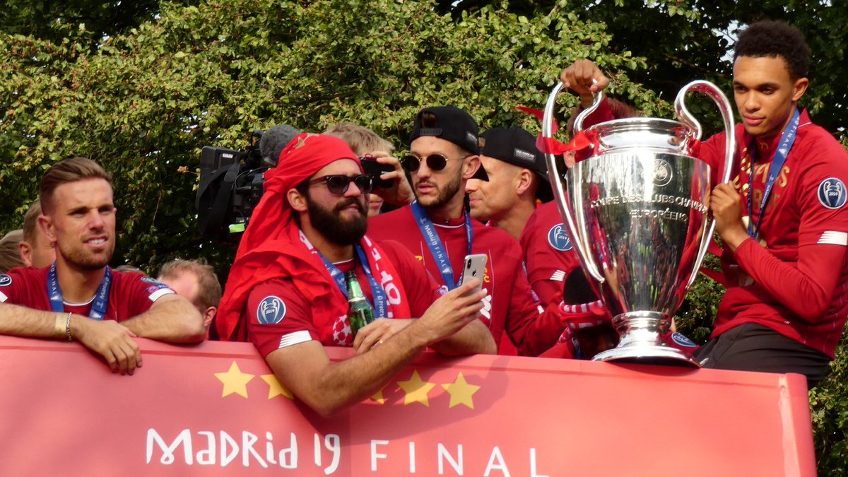 igre73's tweet photo. Old big ears is back in town
#SixTimes #ChampionsOfEurope @Alissonbecker @trentaa98 @officialAL20 @JHenderson https://t.co/ohiwm8N00X