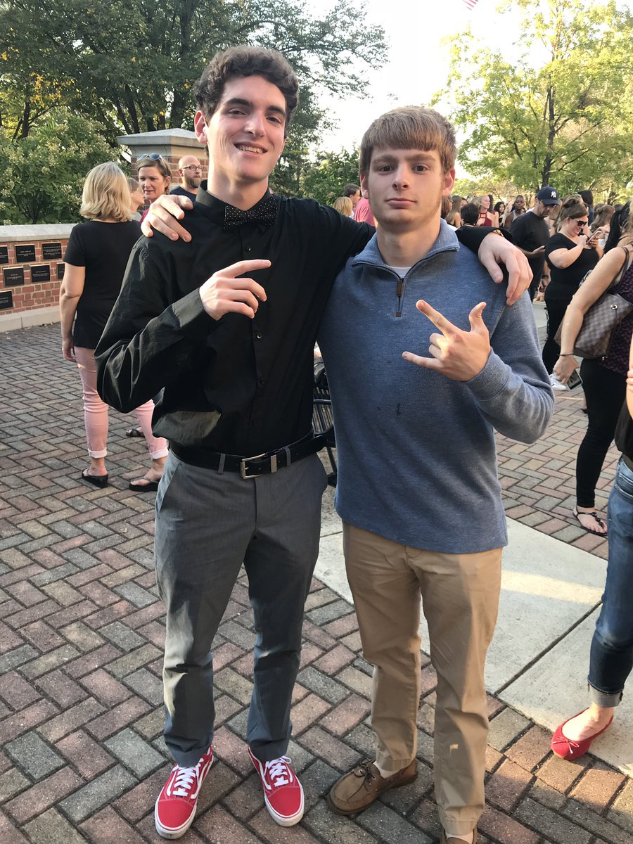 ldjackson13_'s tweet photo. @connor_prenger @loganmp02 happy bday boys ily both!!! sorry logan idk what happend 2 our prom pics:(( #riphip https://t.co/vz4XLVLQ1s