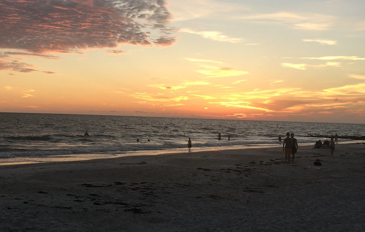 FLSunBeachWed's tweet photo. Last night was breathtaking! Congratulations to our bride and groom! https://t.co/iZNAOOv1i6