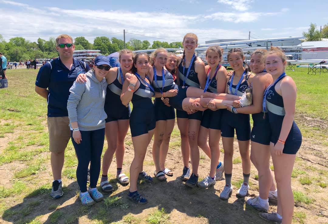 Congrats to W-L Women's Senior 8 grabbing silver, and Women's  Jr.8 (pictured) winning bronze medals at Canadian Scholastic Nationals! Go W-L! #CSSRA <a href="/WLHSAthletics/">Generals</a>