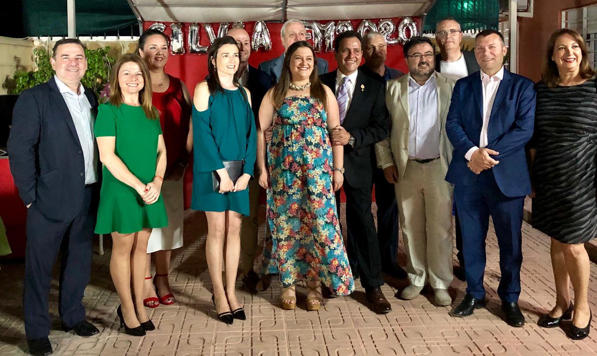 FallaTelefonica's tweet photo. Ayer sábado 1 de junio, hicimos el nombramiento de nuestra fallera mayor para el ejercicio 2020, Silvia Fraile.
Enhorabuena Silvia, empezamos el viaje😃
#FallaRibera #Fallas20 #FallaTelefonica https://t.co/wTjGpquFOL