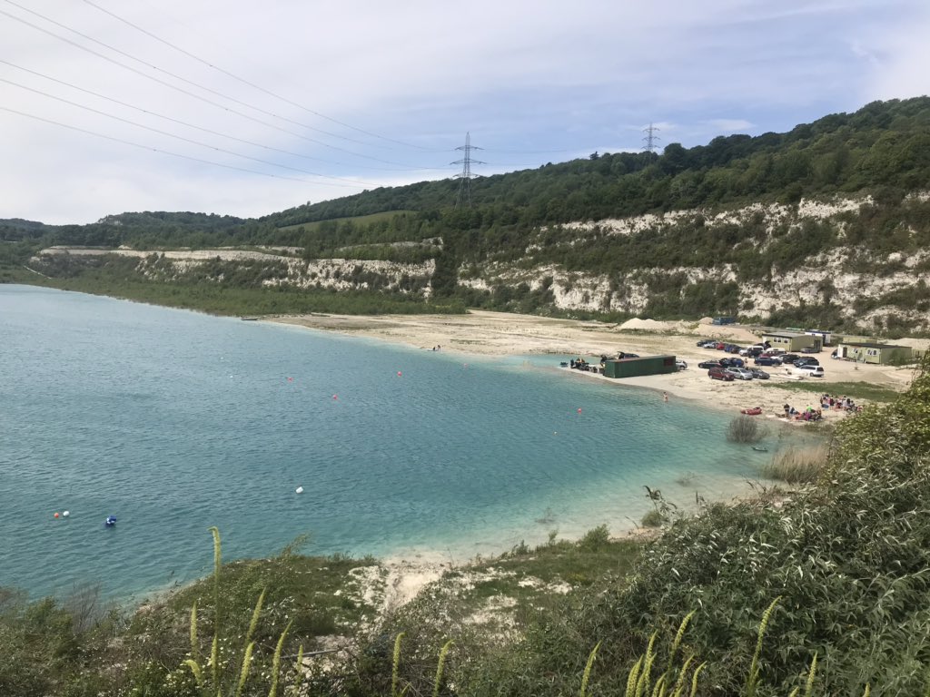 Nothing better than a day at the lake with the @thanetswimclub open water crew. Loved our new training lake for this season: <a href="/StAndrewsLakes/">St Andrews Lakes</a> run by <a href="/smbdiving/">Smbdiving</a> 🌊🏊🏻‍♀️🏊🏻🐠