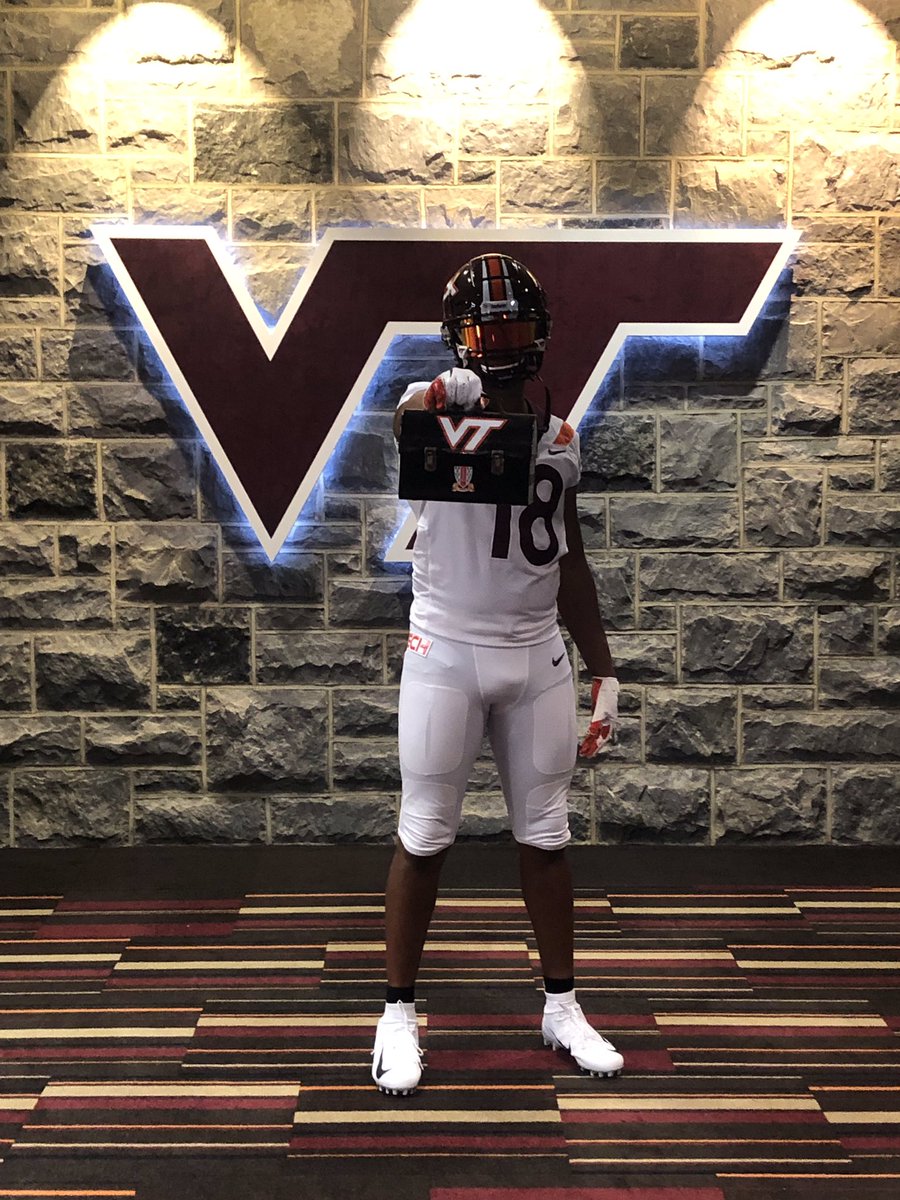 Travali18's tweet photo. Blessed to receive an offer from Virginia Tech University @CoachFuente @CoachShibestVT @TSSpeedAcademy @NLHSFOOTBALL18 @HokiesFB https://t.co/sThOTBQrIE