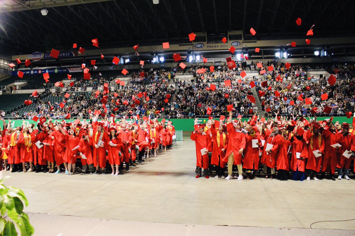 RRHS_Activities's tweet photo. May we present to you the 52nd graduating class of Red River High School. Thanks for the mems fam ❤️ #DareToRide #ClassOf2019 #OfficiallyAlumni https://t.co/sLdsSsLZHW