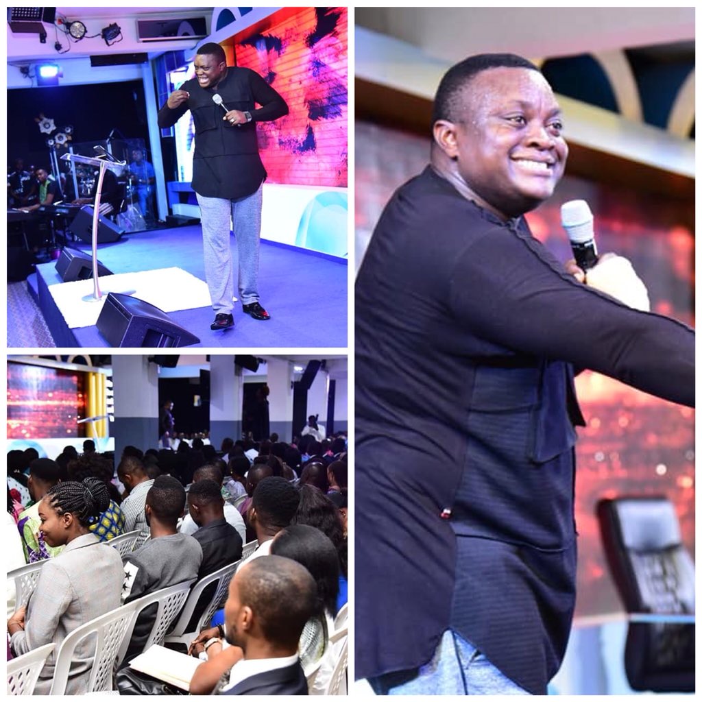 DimecNigeria's tweet photo. Privileged to be ministering at. The Master's Place Int'l Church
The atmosphere was electrified.
A son can only do that which he sees his father do.
Always a privilege to be invited.
Thank you Rev. @KoredeKomaiya for bringing me again. I feel so honored. #AllRoundBlessing https://t.co/K2fjSS7MuE