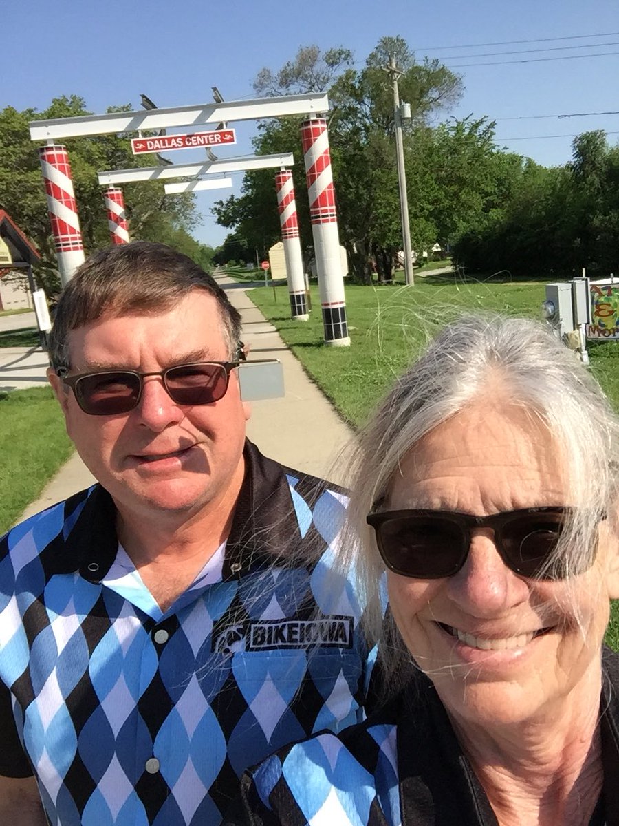 IowaLady_'s tweet photo. ...a glorious day for a bikeride....🚴♂️🚴♀️❤️
#rrvt #dallascenter↔️perry #groovymatchingshirts #bikeiowa #happyoldladyonabike😘 https://t.co/3n0vhcCfYl