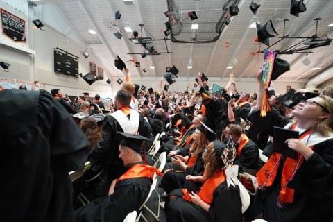 UxbHSPrincipal's tweet photo. Fare the well, @Uxbridge2019! Thank you for the mark you left on our school and community! @DrFrankTiano @apdimeg #spartanpride https://t.co/maakNdimAE