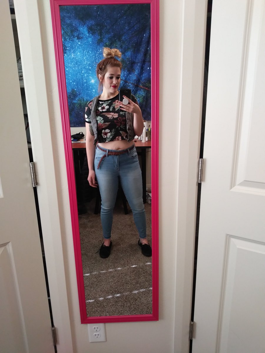 The fast fashion industry is awful for the planet. Did y& #39;all know that 2700 liters of water go into making ONE cotton shirt? Yikes. I buy only second hand now and I am starting a thread to show my second hand outfits! Anyone who has second hand outfits are welcome to join.