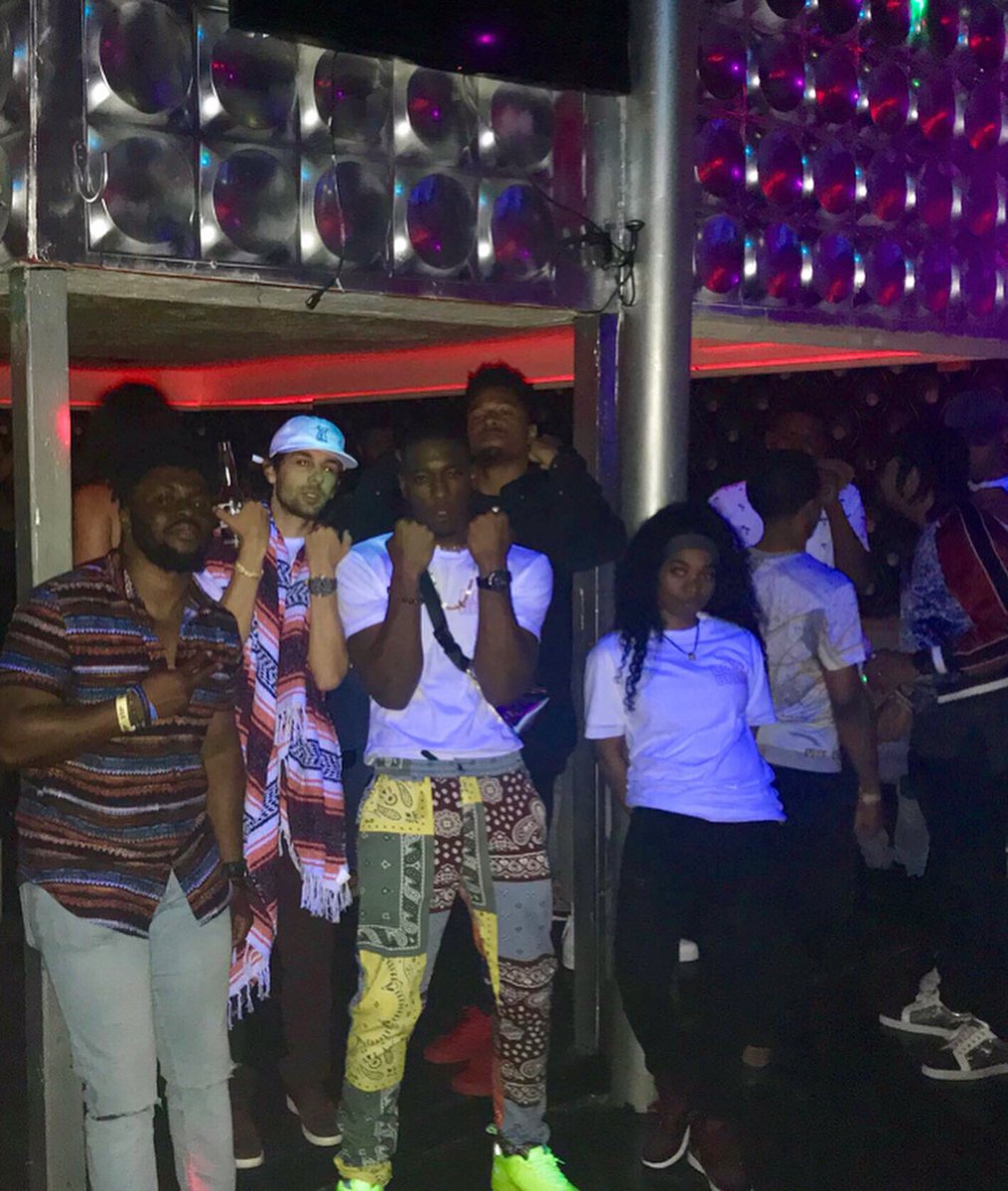 CharoKnight's tweet photo. #LOSTBREED ALBUM RELEASE PARTY WAS EVERYTHING I WANTED & MORE!! FOREVER LAFAMILIA THIS SHIT DEEPER THAN MUSIC 🤞🏾💯🏜 https://t.co/BK0sTQHFQm