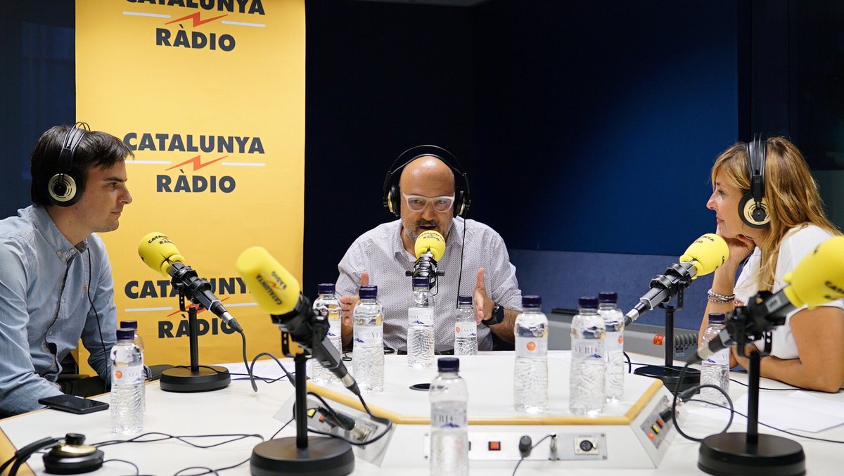 GetaroundES's tweet photo. ¡Estamos en directo en @CatalunyaRadio! Nuestro Country Manager @jaumesu explicará nuestro modelo de negocio. Gracias @ricardcastellet y @fageda por invitarnos. #carsharing https://t.co/1eUvIM7mKK