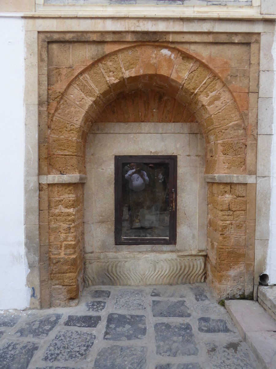 nasserrabbat's tweet photo. #Tunisia. Intelligent #restoration gestures around the #Zeituna Mosque that uncover old details and bring light to the suq around the mosque's perimeter. Part of the excellent work of ASM (Association de Sauvegarde de la Mรฉdina), which twice received the Aga Khan Award (#AKAA) https://t.co/A9zeX1Kr0F