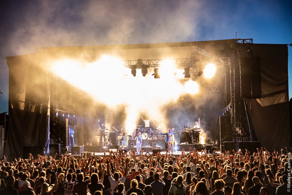 luberonmusic's tweet photo. Merci aux 5 000 festivaliers, aux 95 bénévoles, aux partenaires, aux artistes, aux techniciens et à toutes les équipes qui ont rendu cette deuxième édition du #luberonmusic2019 ensoleillée ! 🌞
📸 ©Mathias Caumont https://t.co/0Vd8lvgNVN