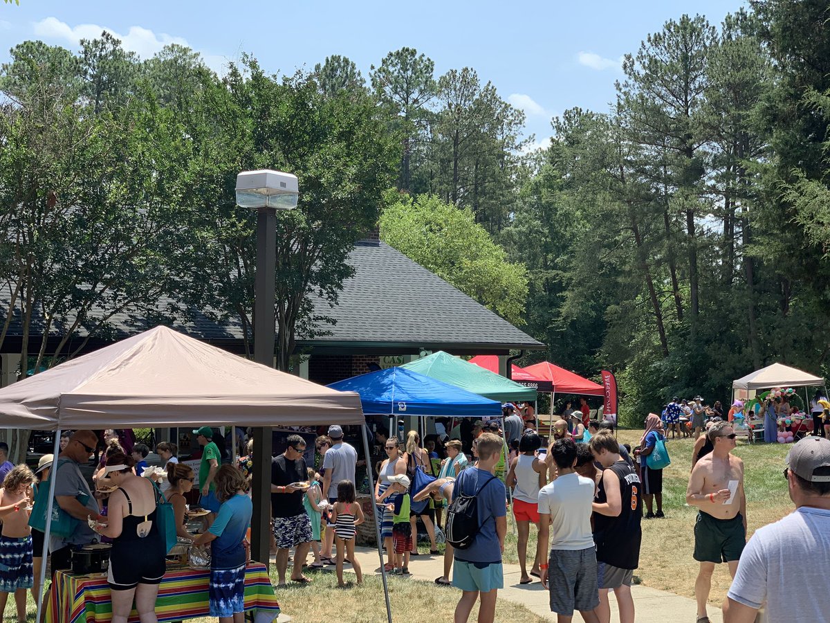 UrFavGreenleaf's tweet photo. When winlocal is the norm, #MAS_EastRegion takes winlocal to a new level. #MAScollab #MASlevels #ATTFiber #BlazingFastFiber #MAScommunityengagement #WeAreWhereYouAre #CharLIT #RodgersTHAT #TheForce #UrNeighborhoodisLIT #FirstNet https://t.co/TfW1Z9M5k0