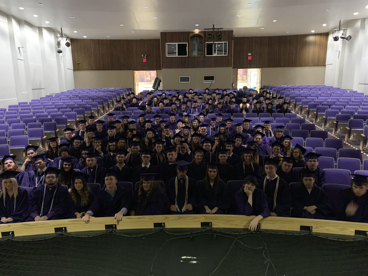 VHS Class of 2024 tweet media