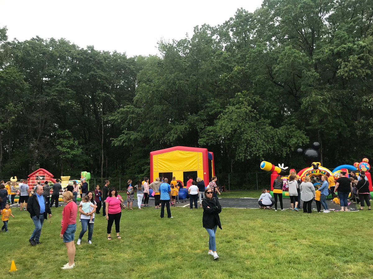jenamato3's tweet photo. Another preschool fun day filled with smiles! Thank you to our amazing staff and students for making it such a FUN day🙂 https://t.co/JvcjRhd8R3