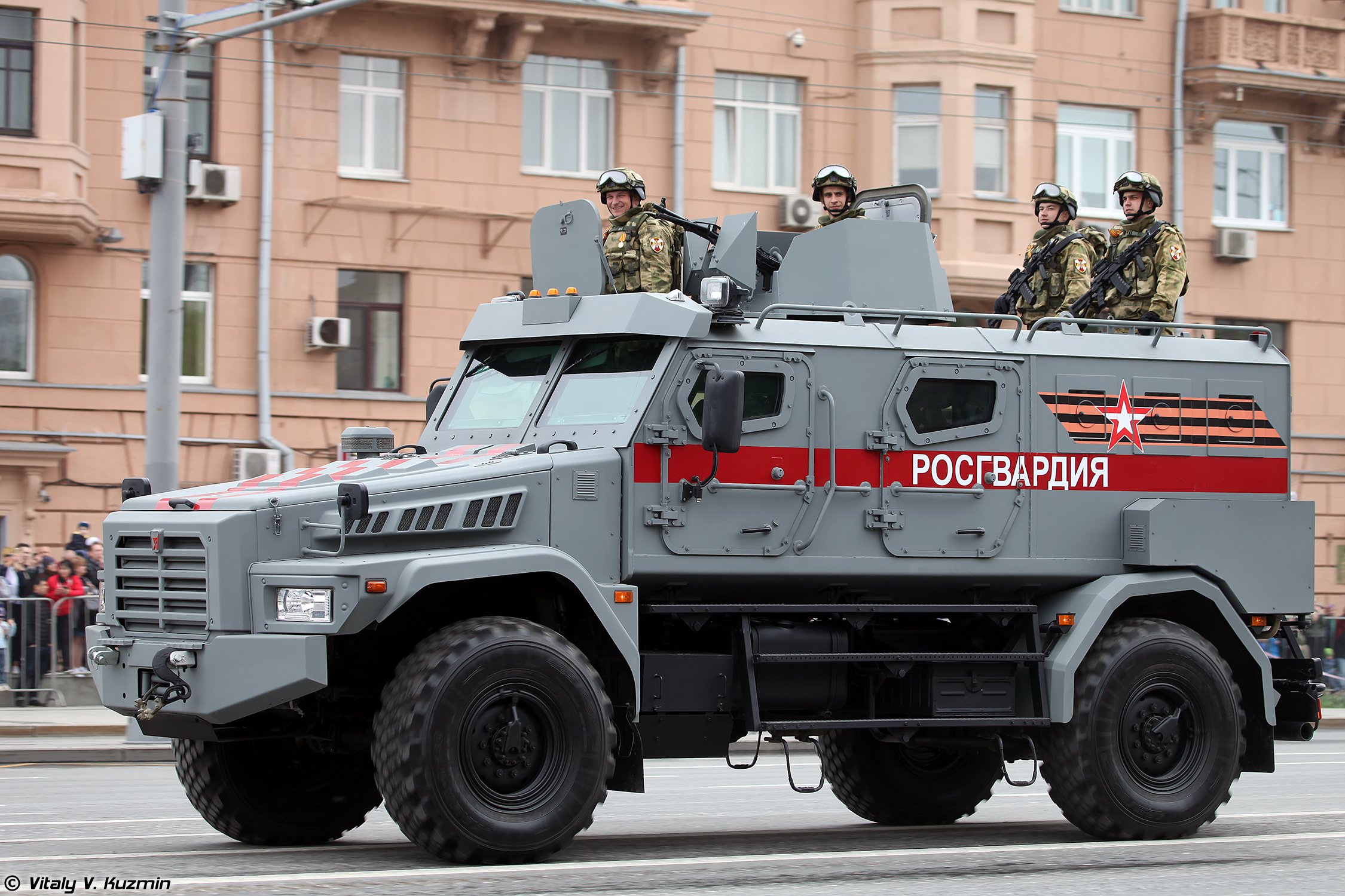 Бронеавтомобиль патруль