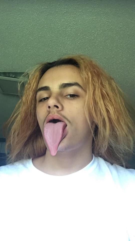 jujuspitfire's tweet photo. #LGBTQtogether Happy pride month sisters! This is a great month to come out the closet! https://t.co/BX78v4YrVF