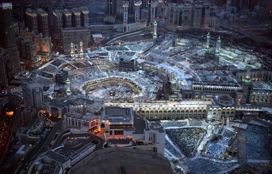 KSASociety's tweet photo. أكثر من مليوني مصل يشهدون ختم القرآن بالمسجد الحرام.

#ختمة_الحرم #ختم_القرآن
- https://t.co/CRRpul3Pcr