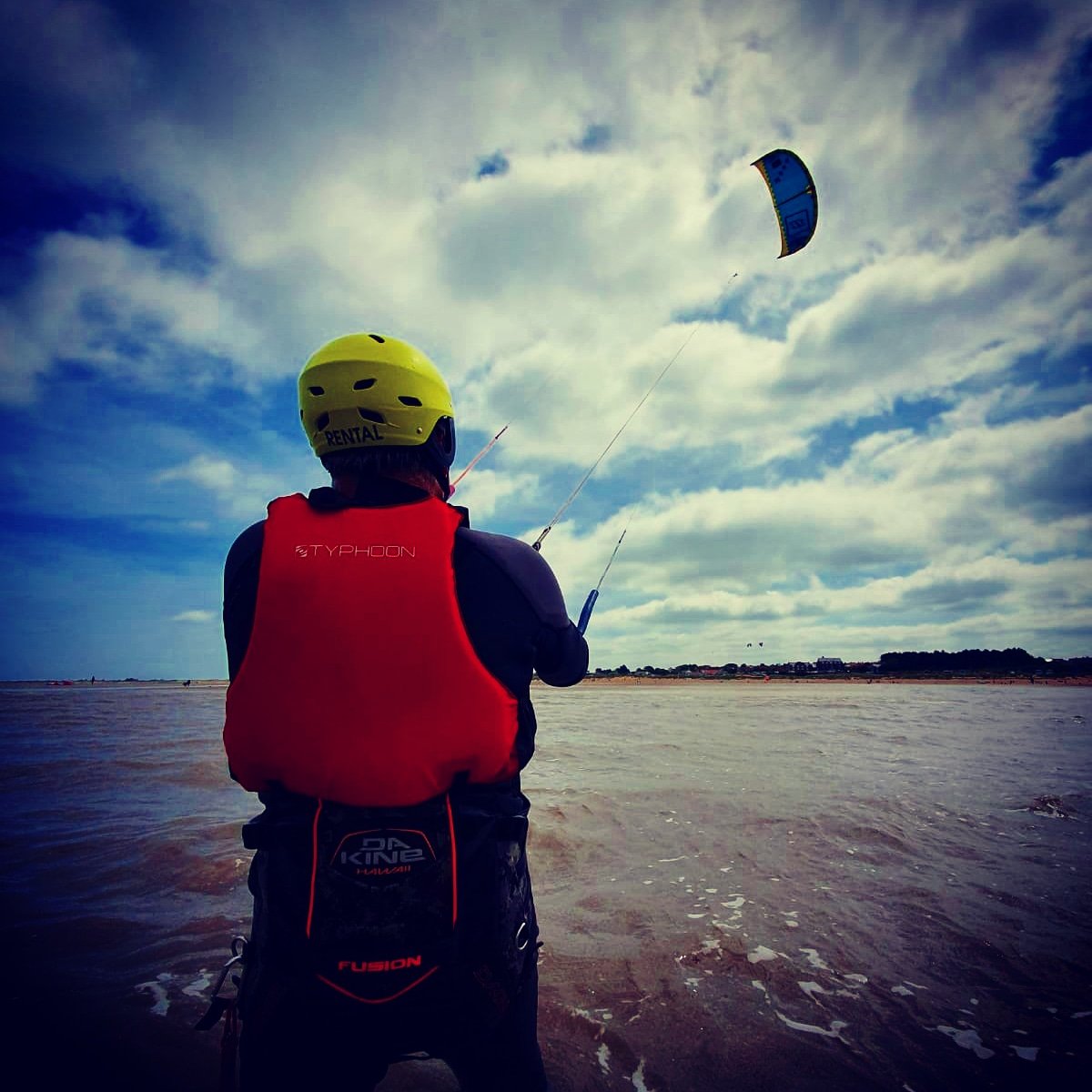 paulwitneyphoto's tweet photo. #kitesurfing #kitecontrol #bodydragging @northcore_surf @gulwetsuits #majestic @ozonekites #beach #beachbody #beachlife #surf #surfsup #tide #sunshine #wetsuit #Norfolk #norfolkcoast #northnorfolkcoast https://t.co/AE5oaA8ZNZ