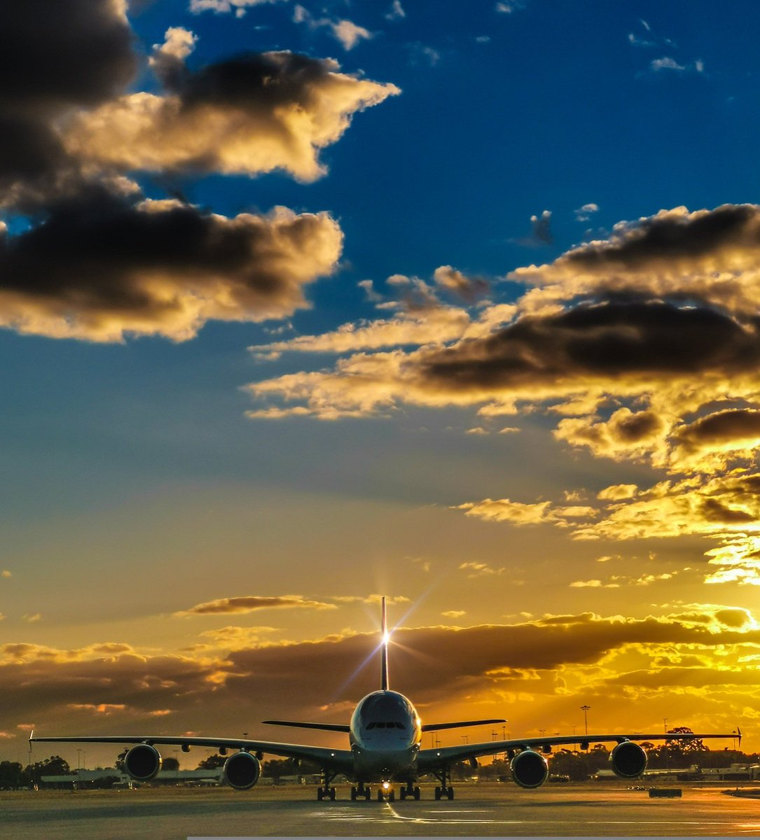 JonoPerth's tweet image. #MotivationalMonday
"Be uniquely you. Stand out. Shine. Be colorful. The world needs your prismatic soul!" - Amy Leigh Mercree
#justanotherdayinwa #Perth #goldenhour #sunset #aviationphotography #aviationlovers #avgeek #planespotting