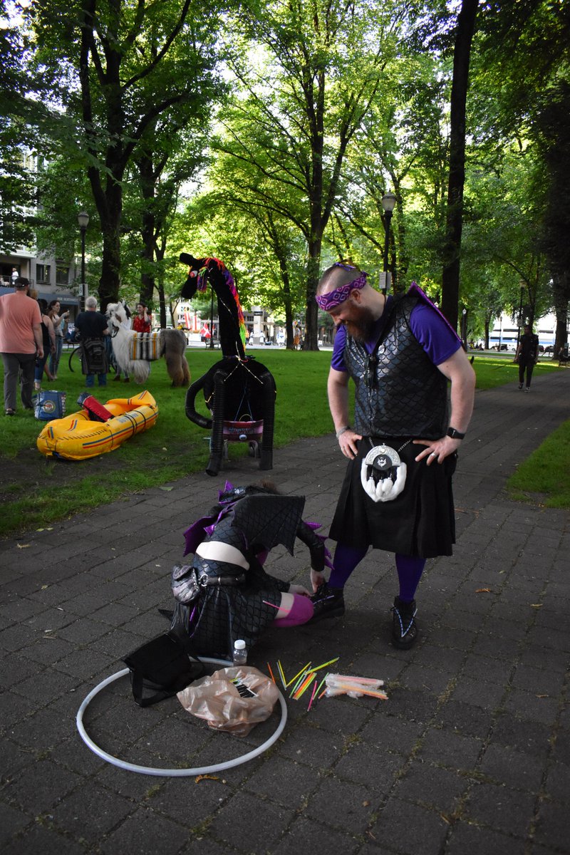 MsArielKnox's tweet photo. Behind the scenes and meet & greet pics are up on our Facebook page for all you #llamaniacs out there. Caesar had a blast and gave great snuggles to all.
#llamasforprogress #starlightparade #weirdportlandunited #llamallove #ihuggedcaesar #charityllama #imwiththellama #pdxllama https://t.co/cZJ0iJkAke