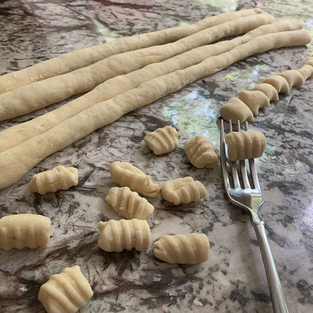 #whatsfordinner There’s nothing better than pasta on Sunday... especially when I make gnocchi and use my mom’s recipe.😁 Love you mommy😘. .
.
.
.
.
.
#gnocchi #pasta #meatballs #sundaydinner #mom #italianfood  instagram.com/p/ByOPpwFFX_G/
