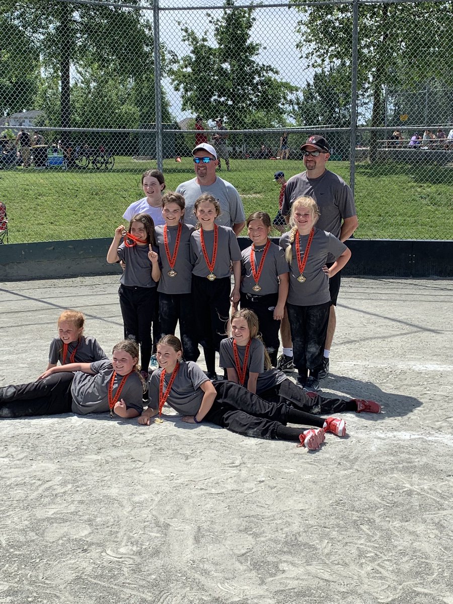 mike_grandia's tweet photo. HUGE win today for Cloverdale SWAT winning the championships. Great team play and coaching. Onto Regionals, provincials and then the Nationals.... #letsgo #begameready #smashingballs #💪🏿💪🏿💪🏿💪🏿🔥🔥🔥🔥 #betterdefencethantheRaptors #bestsingersinfastpitch https://t.co/zr0yFT8jdX