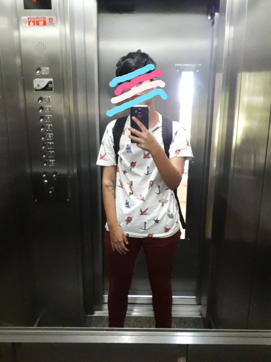 vampire_twink's tweet photo. "ela.... quer dizer.... ele"
"ai, mas você não parece homem...."
"qual é seu nome de verdade?"
"ai, mas e a sua família?"
"NOSSA nunca conheci um trans"

#ImNotInvisible 
#PrideMonth 
#Transisbeautiful https://t.co/482543swLl