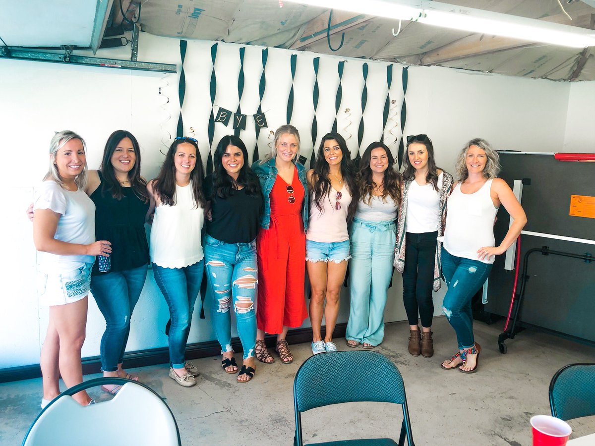 mklove2's tweet photo. nothing lifts you like a powerful group of women. i am me because of them, and a better me as a result of them  ✨
#sundaydeepthoughts #manynotpictured #whoruntheworld https://t.co/qk3LKux9pF