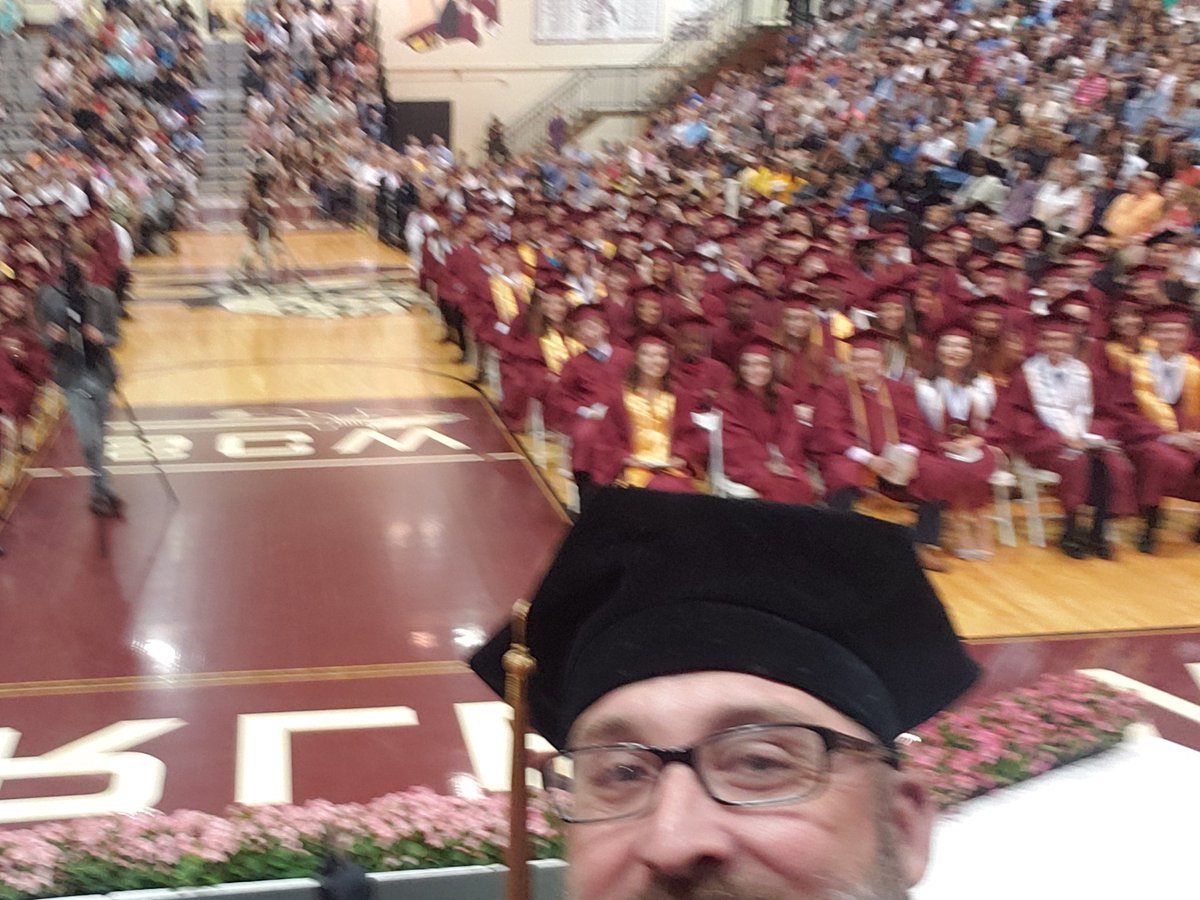 SCWestPrincipal's tweet photo. Congratulations Class of 2019!  West won't be the same without you! #SelfiesWithStudents #BlurryButItStillCounts https://t.co/RHlZwH5zTE